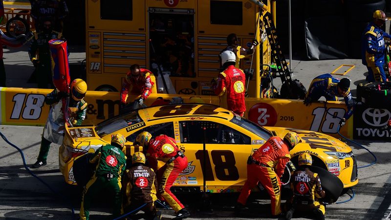 Kyle Busch Pit Stop